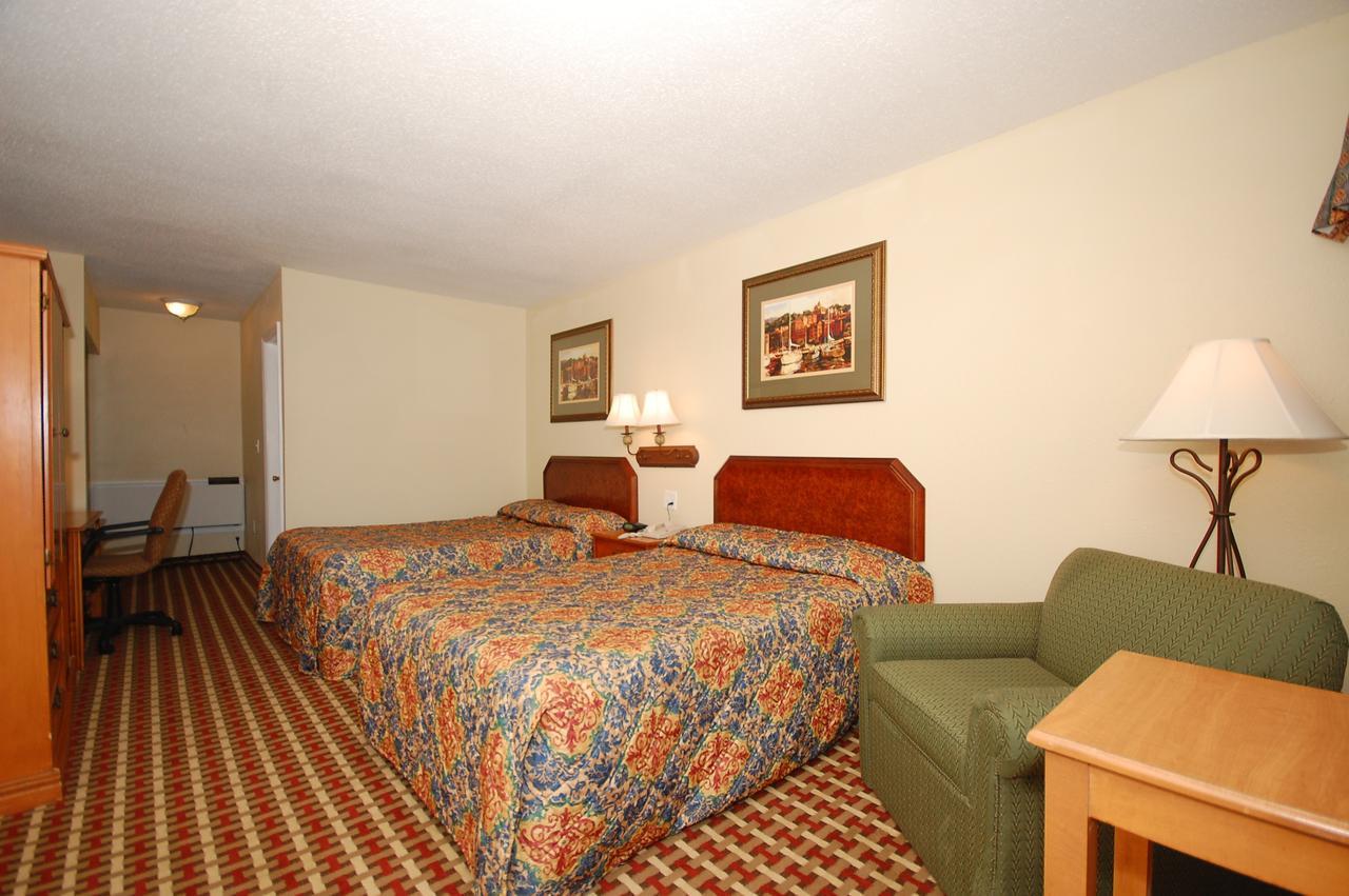 Millville Motorsports Inn And Suites Exterior foto